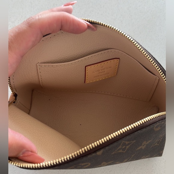 AUTHENTIC LOUIS VITTON MAKEUP POUCH - Picture 2 of 2